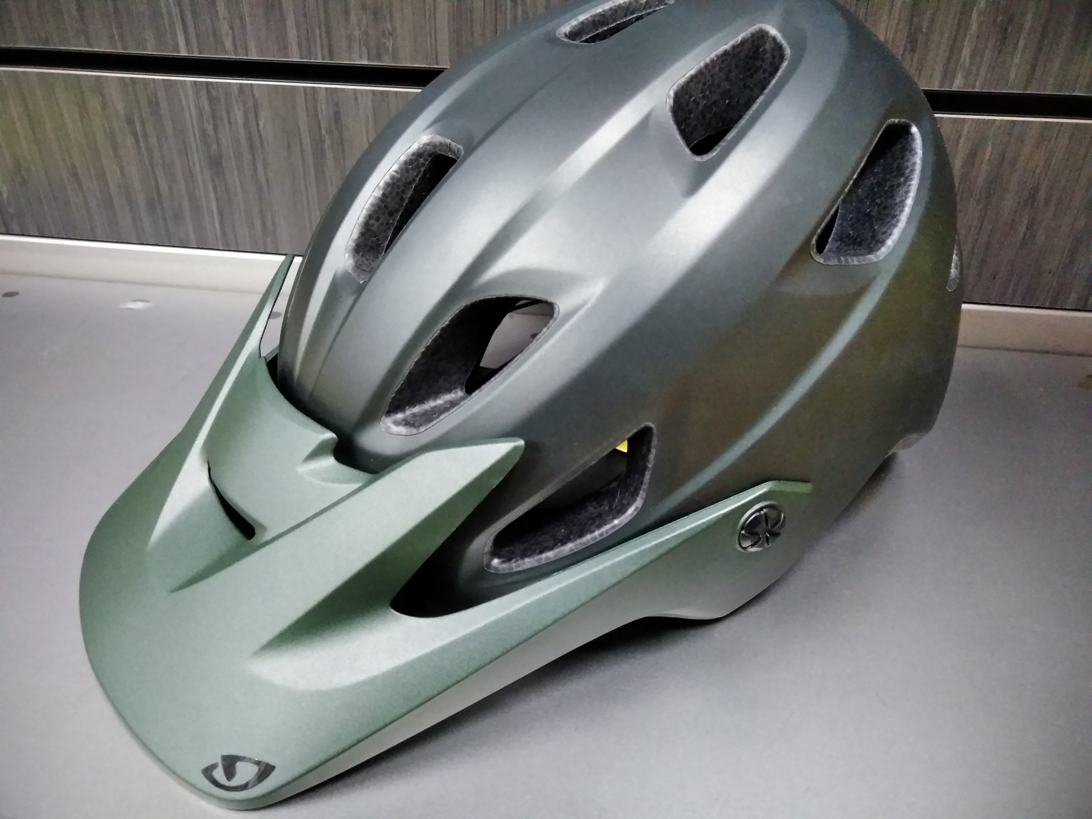 マウンテンバイク用ヘルメットのご紹介 - サンワ スタッフブログ